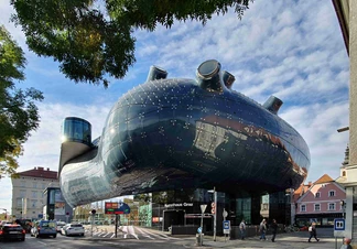 Graz: Kunsthaus Graz – Peter Cook and Collin Fournier (2003)