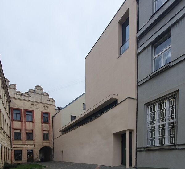 Přístavba Krajské knihovny v Pardubicích, Aleš Papp, Magdalena Pappová / CUBOID architekti, 2005