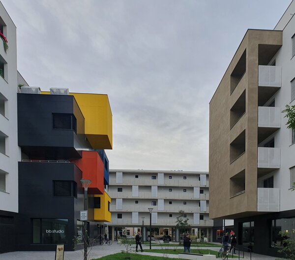 Komplex polyfunkčních domů v ulici Smilově, Tomáš Med, Lukáš Paclík / Med Pavlík architekti, 2017–2023