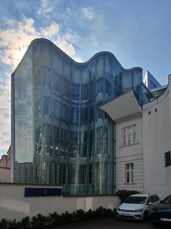 Dostavba Československé obchodní banky, Jiří Střítecký, Martin Krupauer/ ateliér A8000, 1991 – 1994
